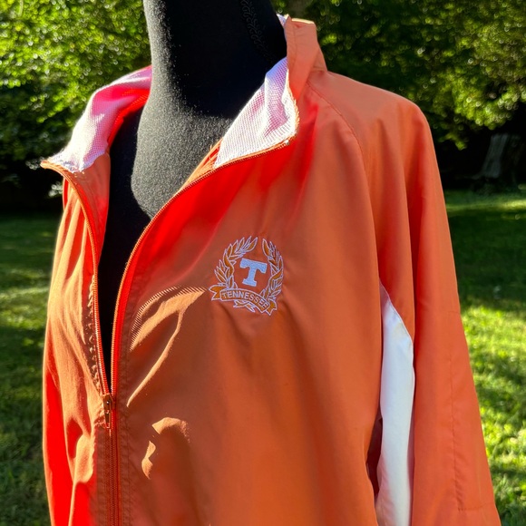 University of Tennessee Castle’s Sport Vintage Collegiate Power T Windbreaker 🍊 - Picture 6 of 16